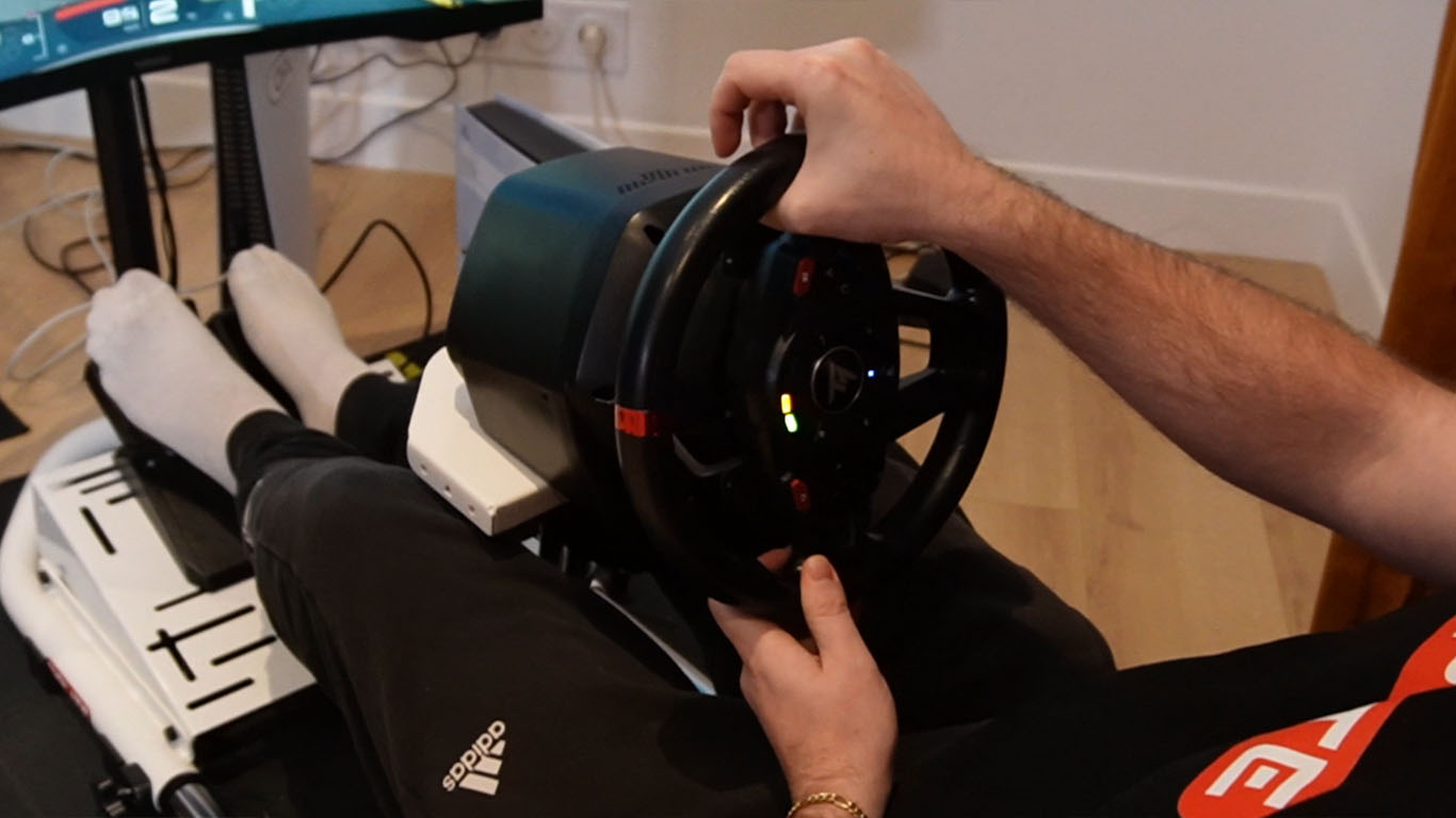 Thrustmaster T128 en test monté sur un Oplite Nitrokart