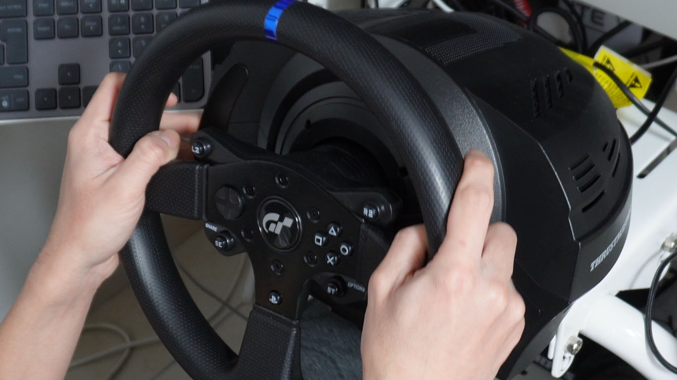 Thrustmaster T300 RS GT en test sur châssis