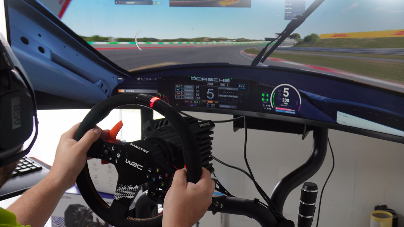 Fanatec CSL DD en piste sur simulateur
