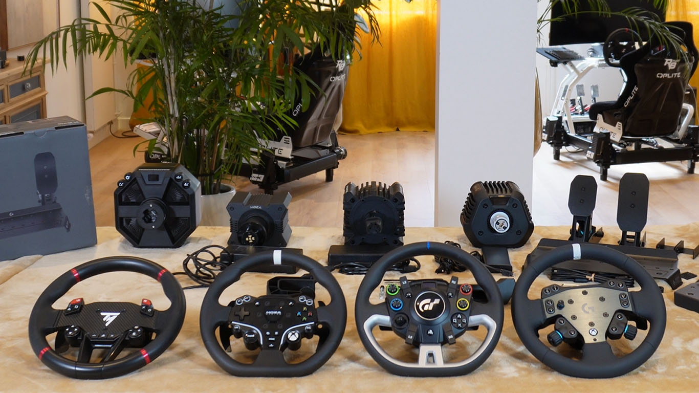 Logitech RS50 aux côtés des bases direct drive concurrentes