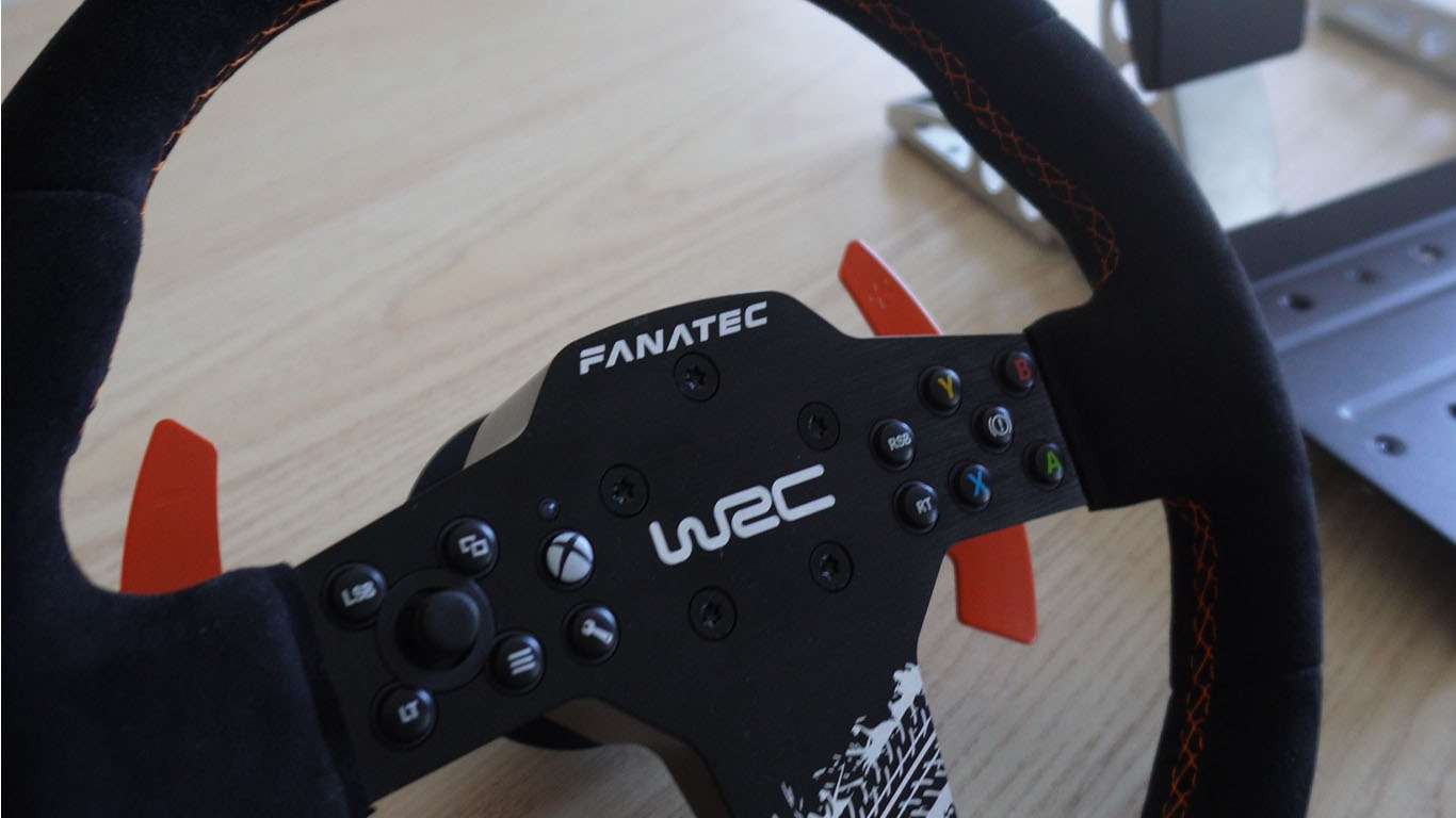 Zoom sur le volant Fanatec WRC